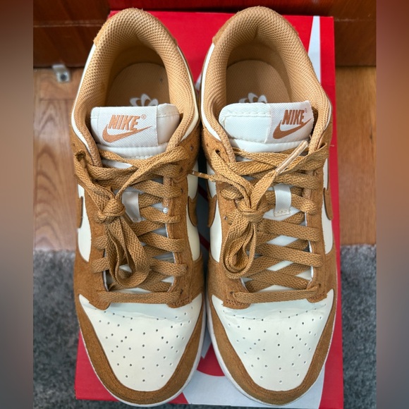 NIKE Women’s Dunk Low - Picture 7 of 9